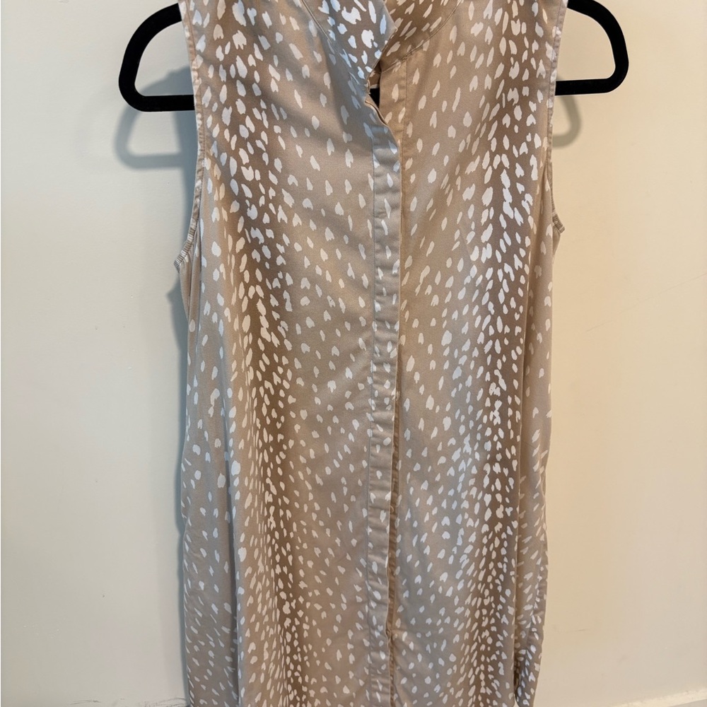 Tuckernuck Tan and White Patterned Blouse